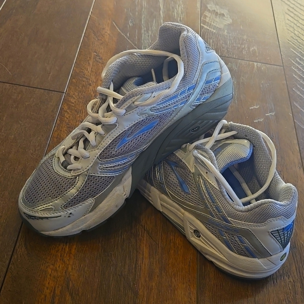 Brooks Addiction Walkers